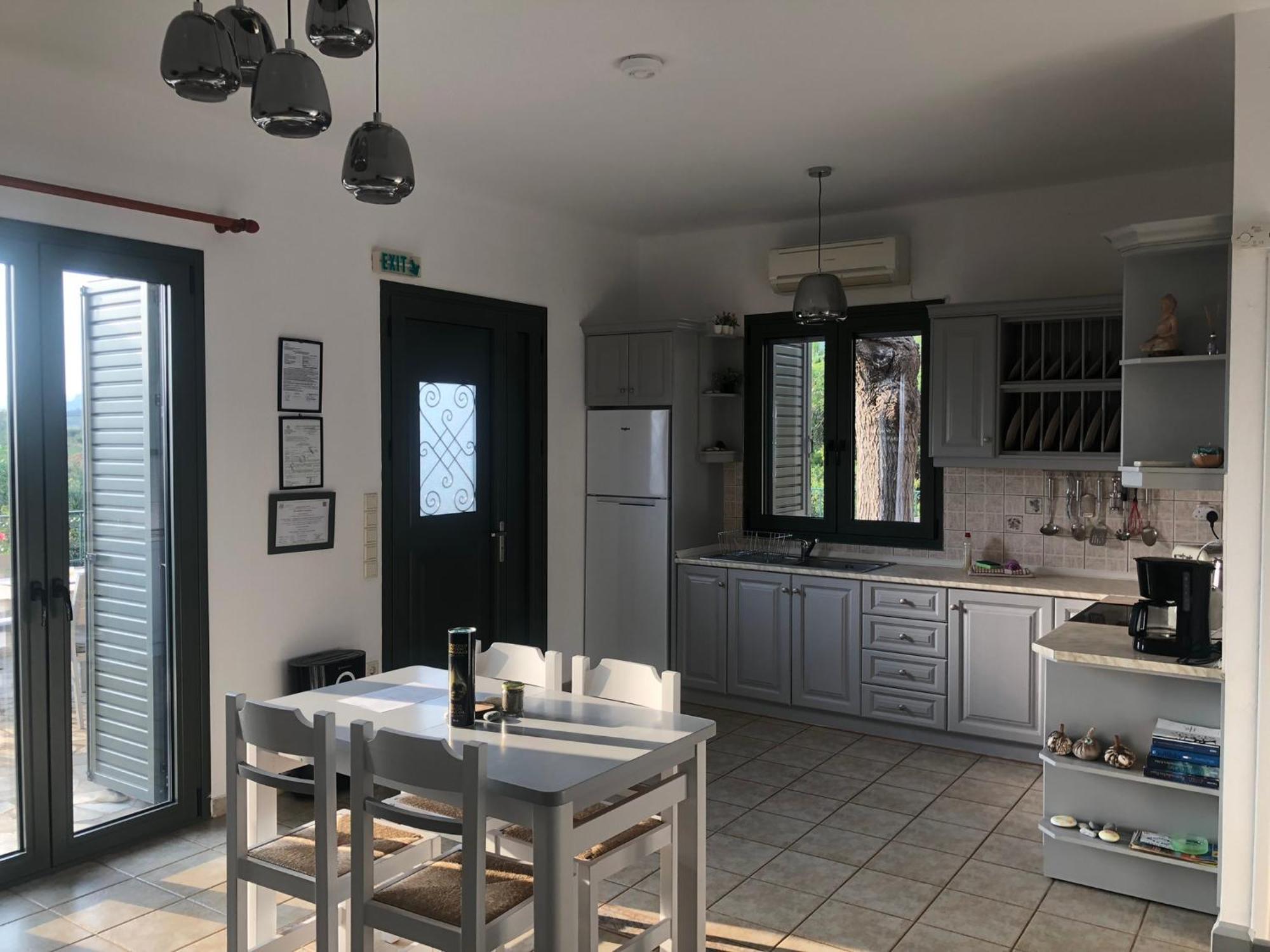 Villa Pefnos Agios Nikolaos  Rum bild