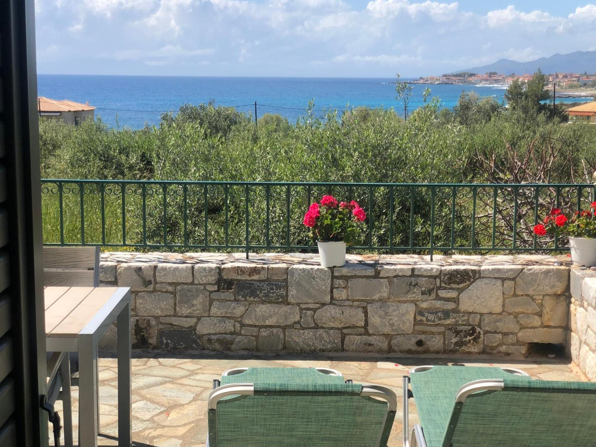 Villa Pefnos Agios Nikolaos  Rum bild