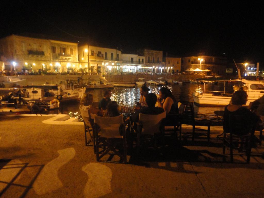 Villa Pefnos Agios Nikolaos  Rum bild